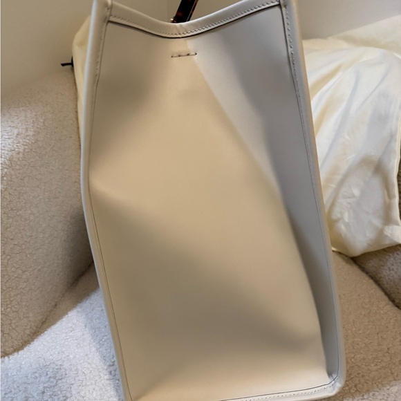 FENDI Sunshine Tote - Picture 7 of 10